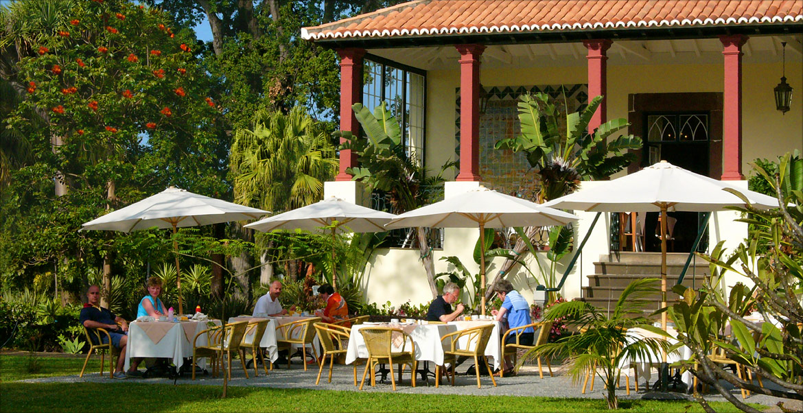 Enjoying breakfast at Quinta Jardins do Lago